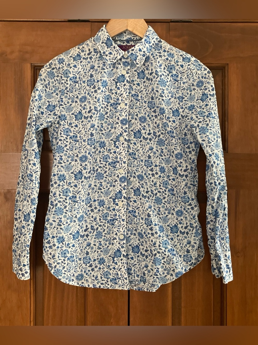 J. Crew Liberty Art fabrics White Button-Down Shirt Blue floral women’s size 0